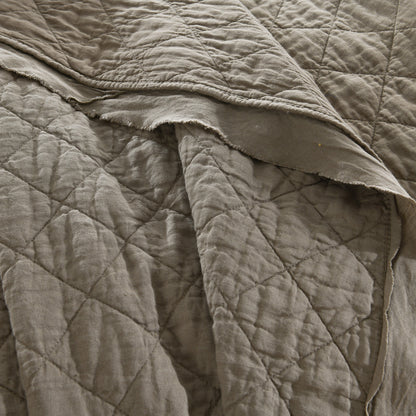 Washed Linen Quilt with Trim