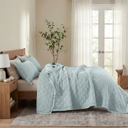 Washed Linen Quilt with Trim