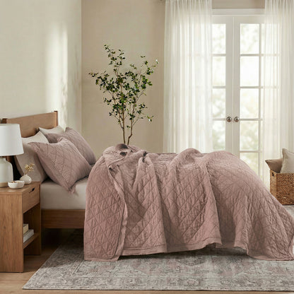 Washed Linen Quilt with Trim