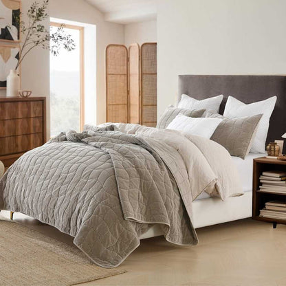 Velvet Cotton Cloud Quilt