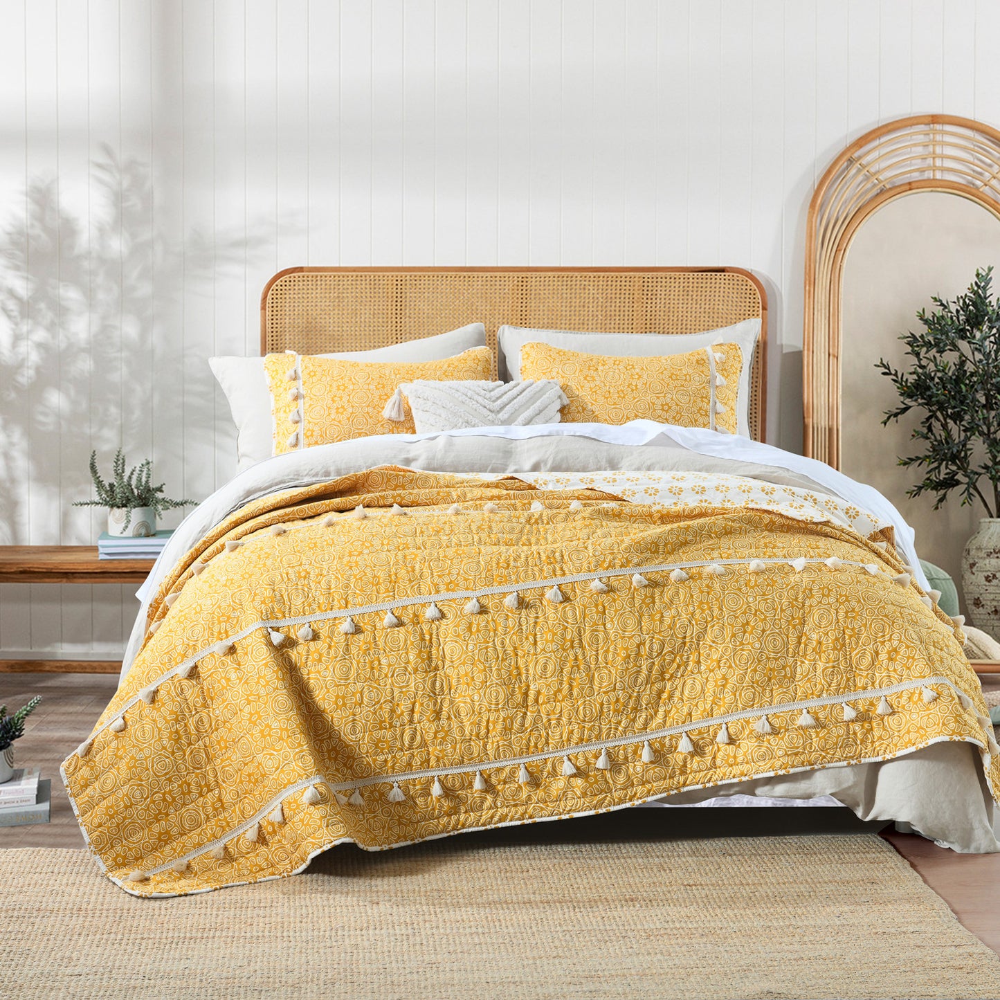 Boho Quilt Set with Tassle