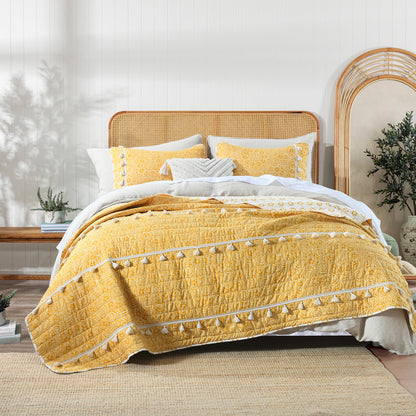 Boho Quilt Set with Tassle