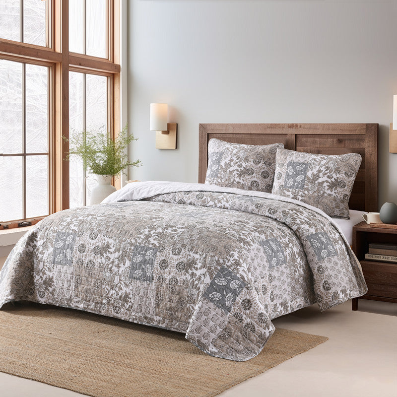 Floral Print Patchwork Quilt Set