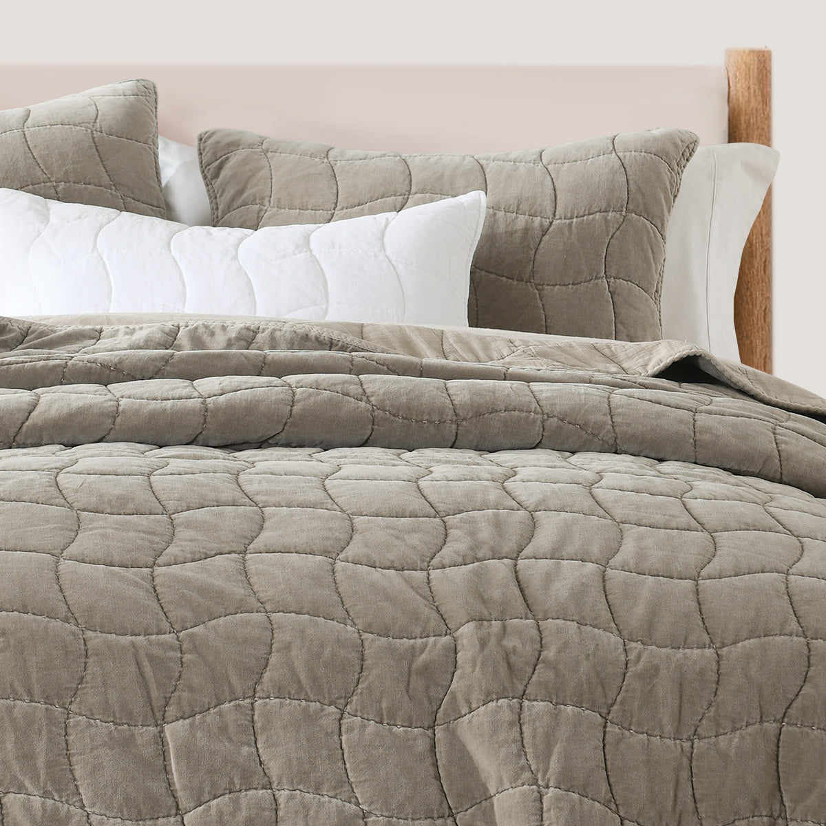 Velvet Cotton Cloud Quilt