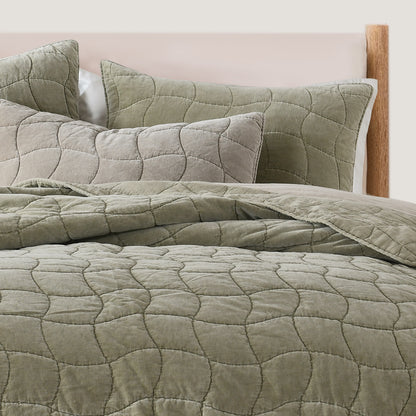 Velvet Cotton Cloud Quilt